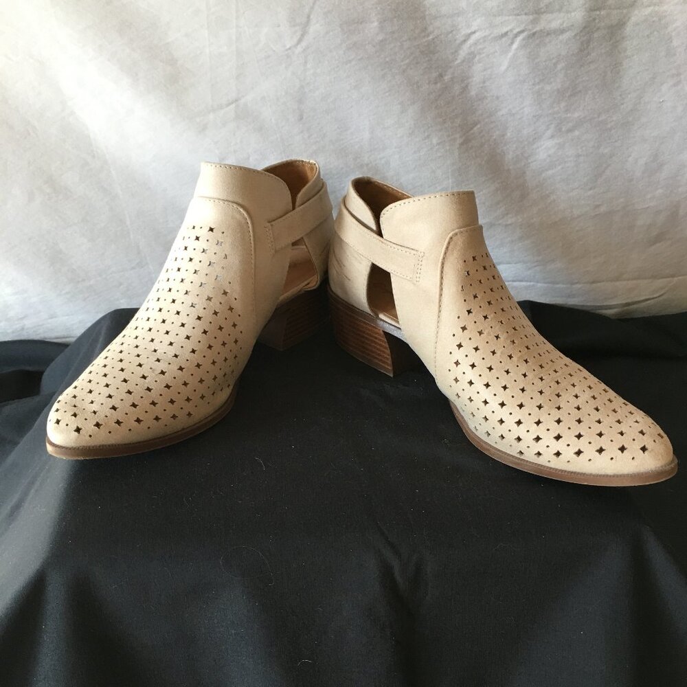 Qupid Ankle Booties
